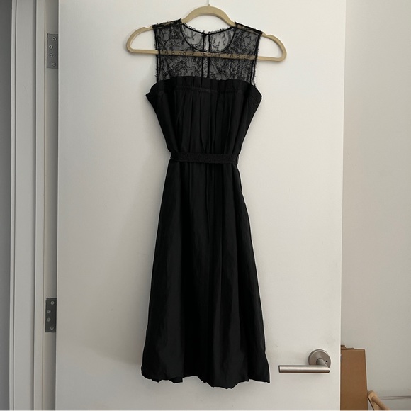 Black lace cocktail dress - Picture 3 of 5